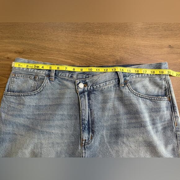 NWT Madewell Denim Crossover-Waist Mini Skirt In Ladson Wash Size 32 - Picture 9 of 10